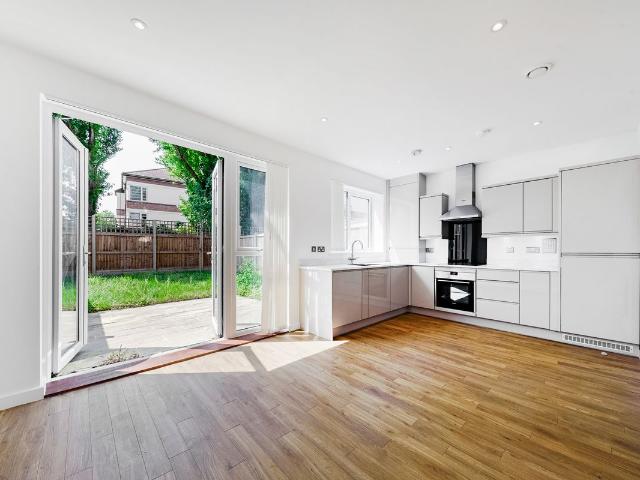 House for rent in London Borough of Hounslow, Greater London