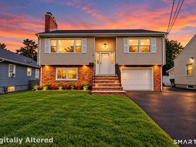 House for sale in Ridgeway, Stamford
