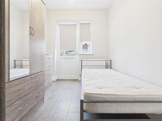 House for rent in South Stanmore, Greater London