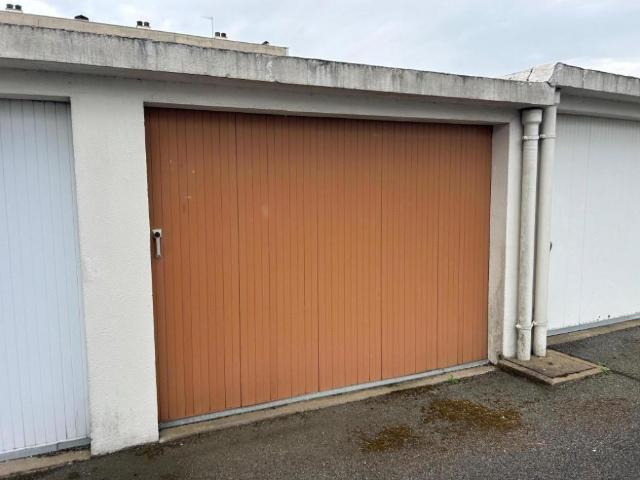 Garage location à Nantes, Rezé