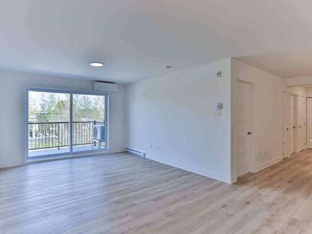 Apartment for rent in Saint-pierre, Quebec