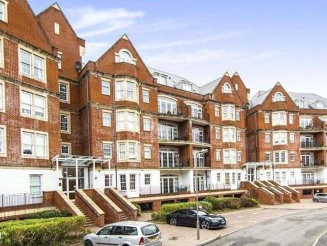 House for sale in The Galleries, Navestock Side