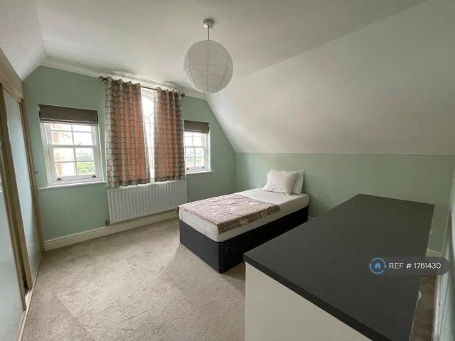 House for rent in The Galleries, Brentwood