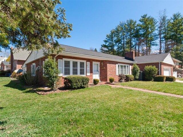 House for sale in Canton