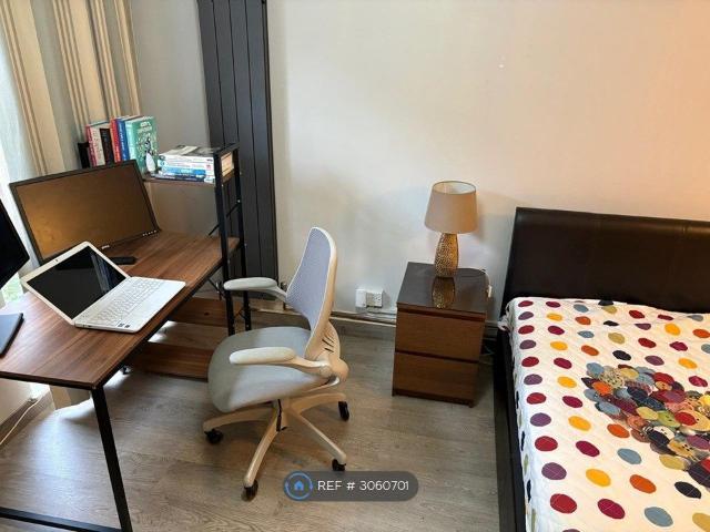 Room for rent in Locksley Estate, Greater London