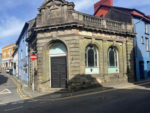 House for sale in Llandeilo, Wales