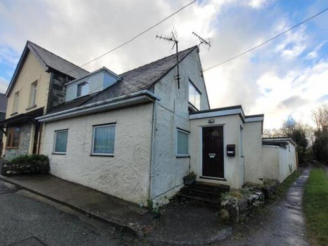 House for sale in Caernarfon, Wales