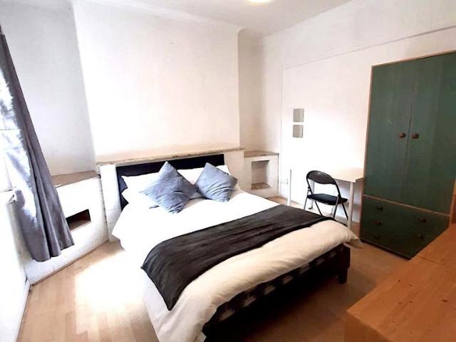House for rent in Nangreaves, Wales