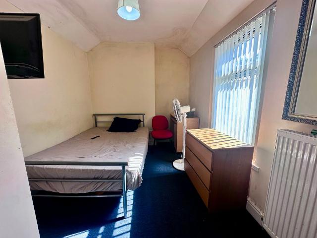 Room for rent in Nangreaves, Wales