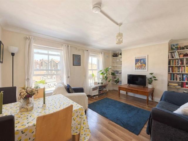 Apartment for rent in Chalk Farm, Greater London