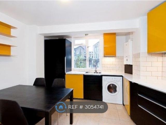 Apartment for rent in Maitland Park, Greater London