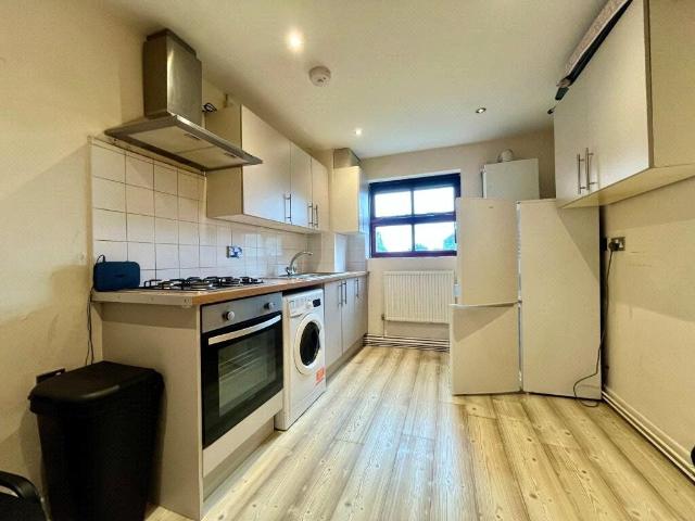 Apartment for rent in Maitland Park, Greater London