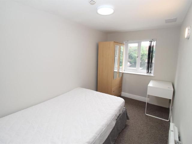 Room for rent in Falcon Lodge, Wales
