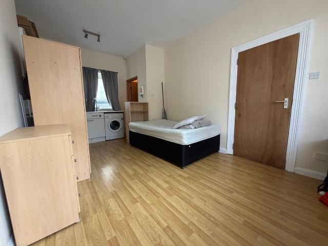 Studio for rent in Maindy, Cardiff