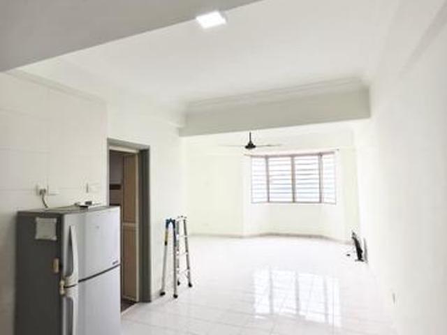 Serviced Residence for sale in Majlis Bandaraya Subang Jaya, Petaling