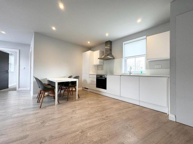 Apartment for rent in London Borough of Merton, Mitcham