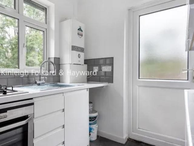 Apartment for rent in London Borough of Merton, Mitcham
