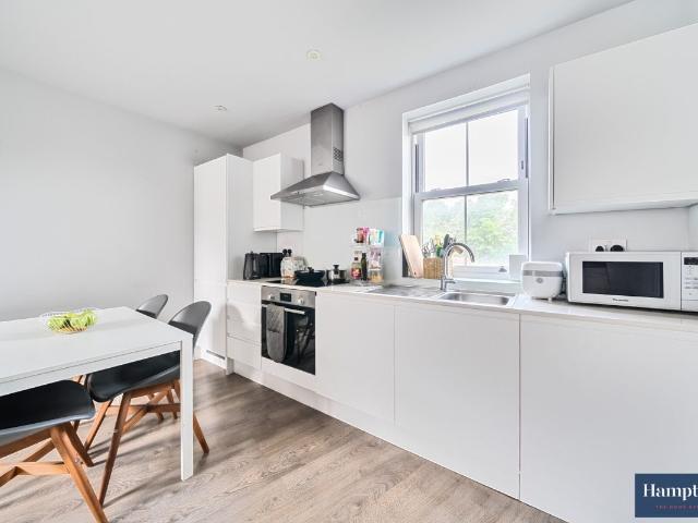 Apartment for rent in London Borough of Merton, Mitcham