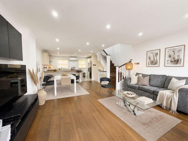 House for rent in London Borough of Barnet, Greater London