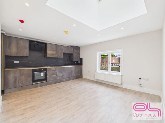 Apartment for rent in Avenham, Higher Bartle