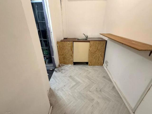 Studio for rent in Avenham, Higher Bartle