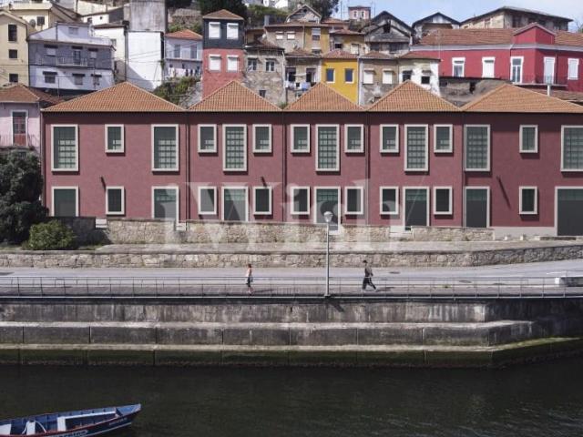 Loja venda em Lugar do Castelo, Vila Nova De Gaia