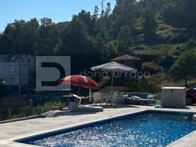 Casa en venta en Ourense, Galicia