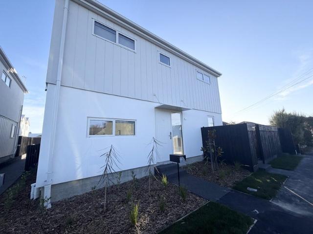 House for rent in Chaslands, Canterbury
