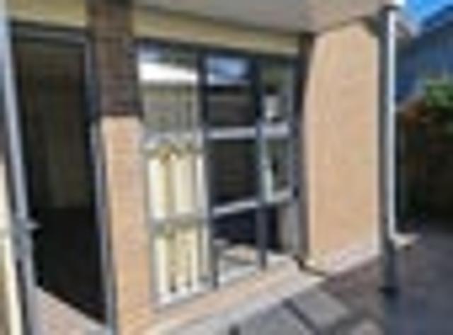 Apartment for rent in Chaslands, Canterbury