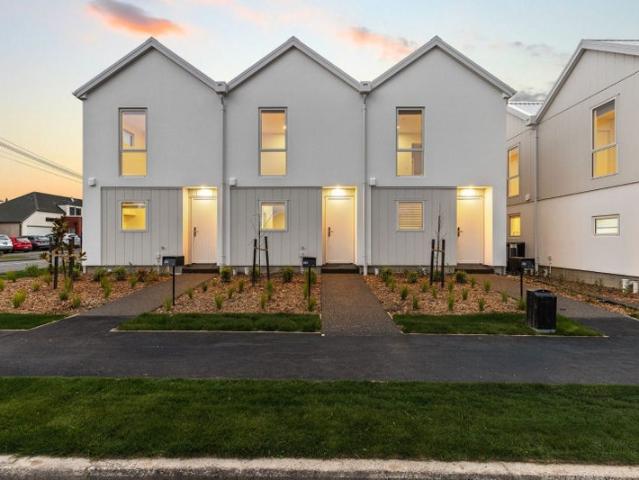 House for rent in Chaslands, Canterbury