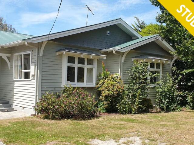 House for rent in Chaslands, Canterbury