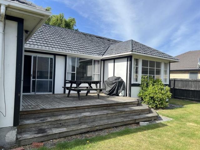 House for rent in Chaslands, Canterbury
