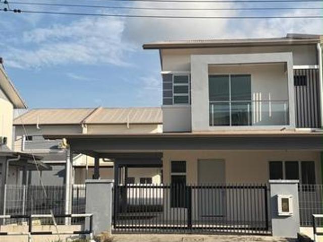 Terraced House for sale in Kuching, Bahagian Kuching