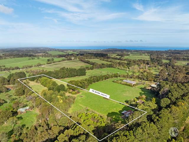 Cottage for sale in Camerons Creek, Victoria