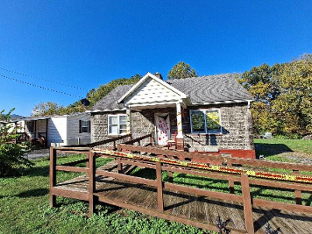 House for sale in Low Moor, Alleghany County