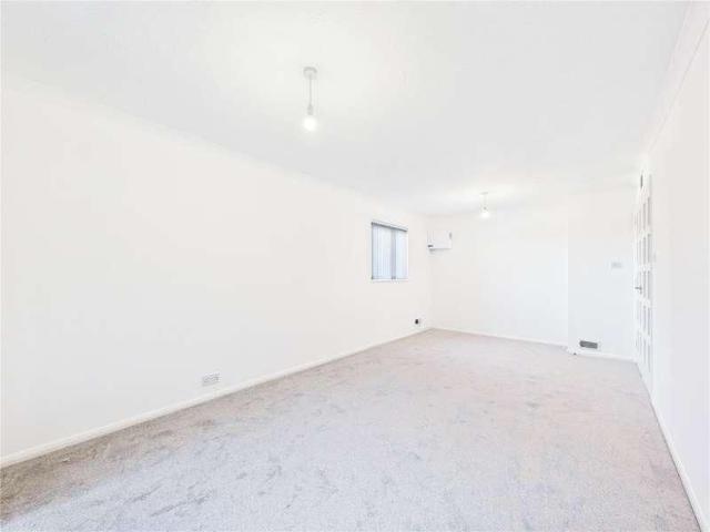 House for rent in Bushey Heath, Hertsmere