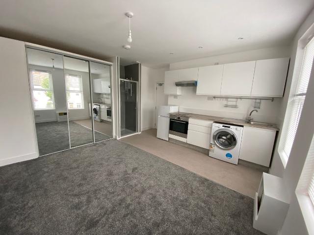Studio for rent in Adamsdown, Cardiff