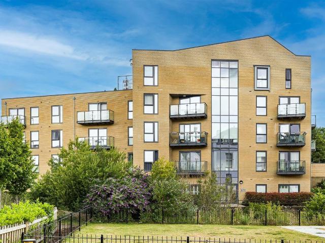 House for rent in Pouchen End, Hertfordshire