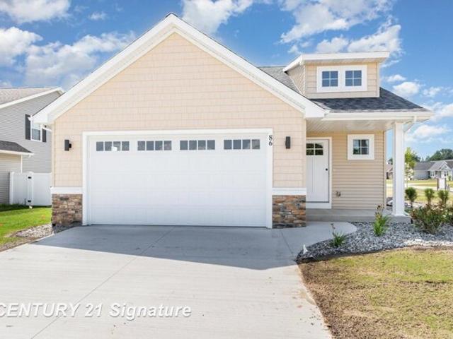House for sale in Hemlock