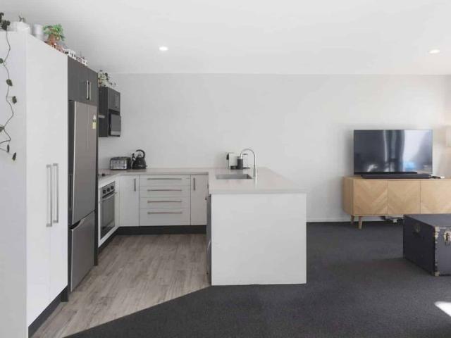 Townhouse for rent in Heathcote, Canterbury