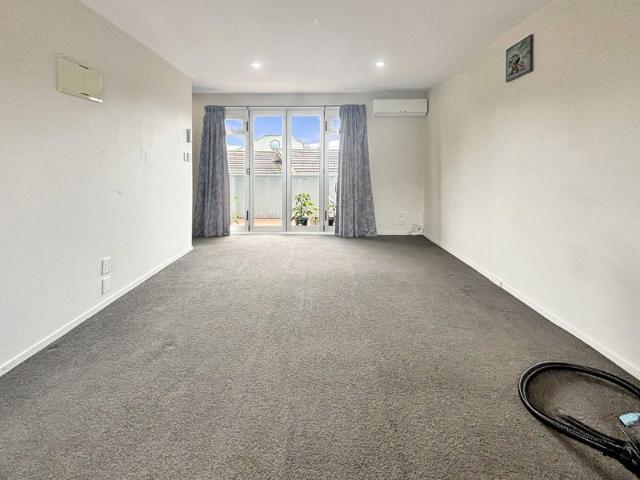 Apartment for rent in Heathcote, Canterbury