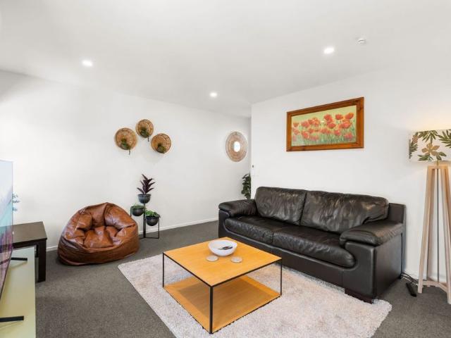 Townhouse for rent in Heathcote, Canterbury