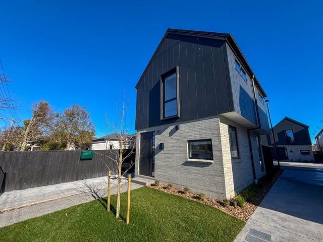 House for rent in Edgeware, Canterbury