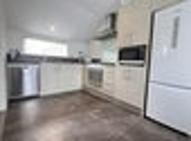 Townhouse for rent in Heathcote, Canterbury