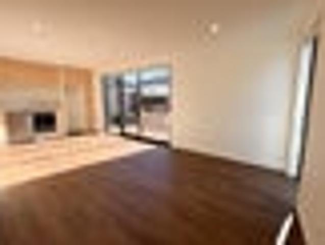 Townhouse for rent in Heathcote, Canterbury