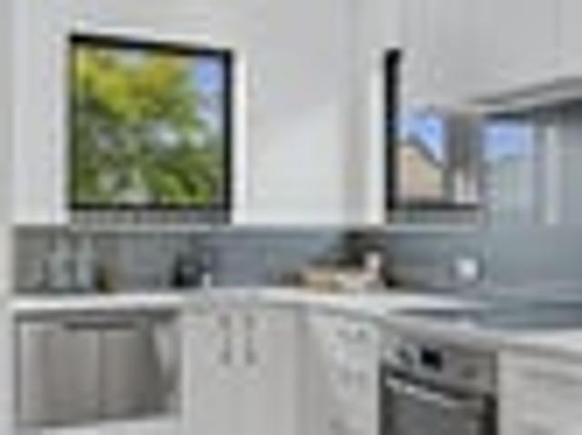 Townhouse for rent in Heathcote, Canterbury