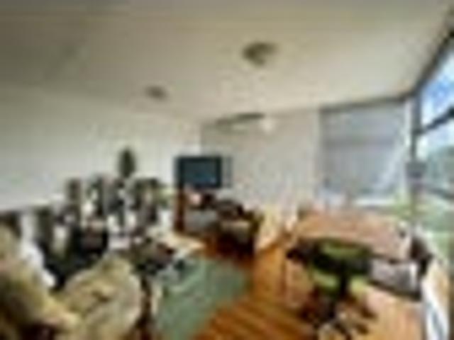 Townhouse for rent in Heathcote, Canterbury