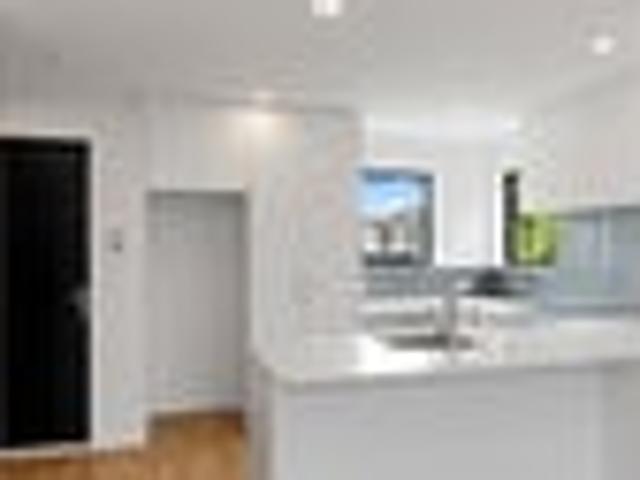Townhouse for rent in Heathcote, Canterbury