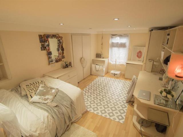 House for rent in Hyde Park, West Yorkshire