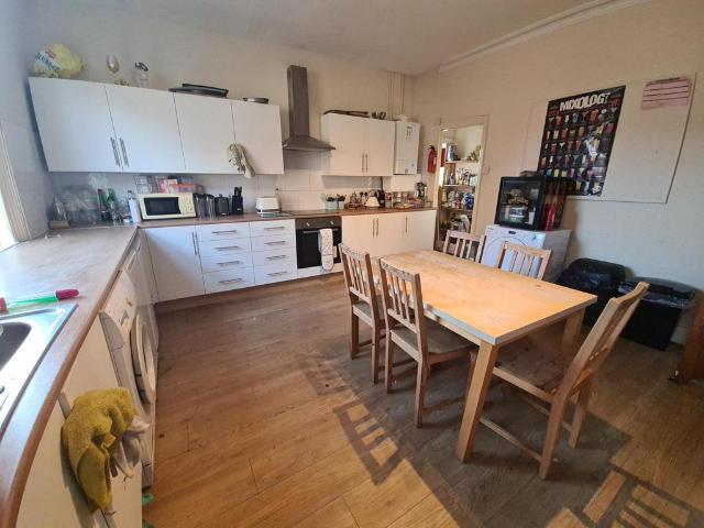 House for rent in Hyde Park, West Yorkshire